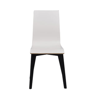 Modern matstol med vit sits och svarta ben i trä, frontvy mot vit bakgrund