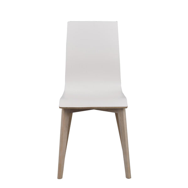 Vit matstol med träben i ljust trä, modern skandinavisk design, framifrån