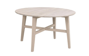 Runt soffbord i ljust trä med fyra ben och krysstag, skandinavisk design