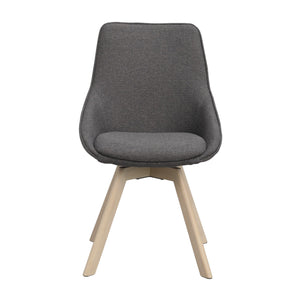 Grå matstol med träben i ljust trä, modern skandinavisk design med stoppad sits och rygg