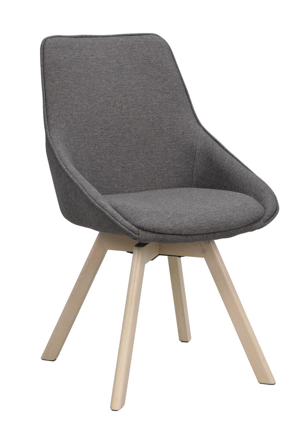 Grå matstol med träben i ljust trä, moderne design med svängd rygg och sits
