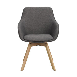 Grå stol med armstöd och träben i ljus ek, modern design med stoppad sits och rygg