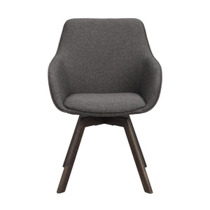 Grå matstol med armstöd och mörkbruna träben i modern skandinavisk design