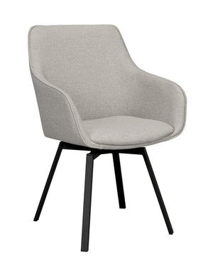 Grå stoppad stol med armstöd och svarta träben i modern skandinavisk design