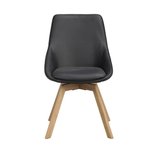 Grå matstol med träben i ek och stoppad sits, modern skandinavisk design