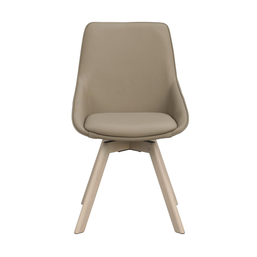 Beige matstol med stoppad sits och rygg i linnetyg samt ljusa träben i modern skandinavisk design