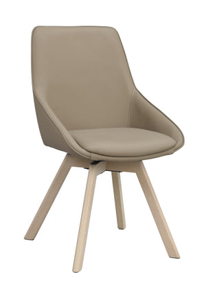 Beige matstol med konstläderklädsel och ljusa träben i modern skandinavisk design