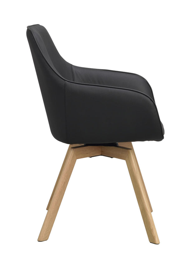 Svart loungestol med träben i ek, sidovy som visar svängd rygg och moderna ben