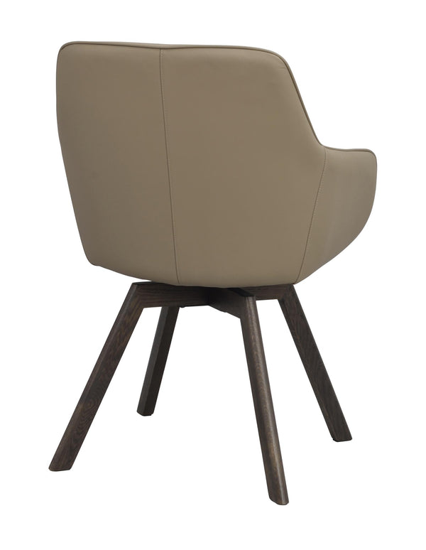 Beige fåtölj med armlän och mörka träben, sedd bakifrån