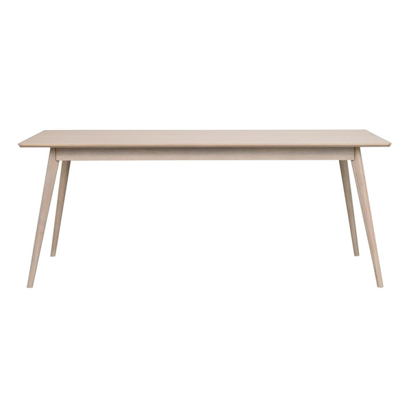 Ljust trä matbord med raka ben i skandinavisk design, frontvy mot vit bakgrund