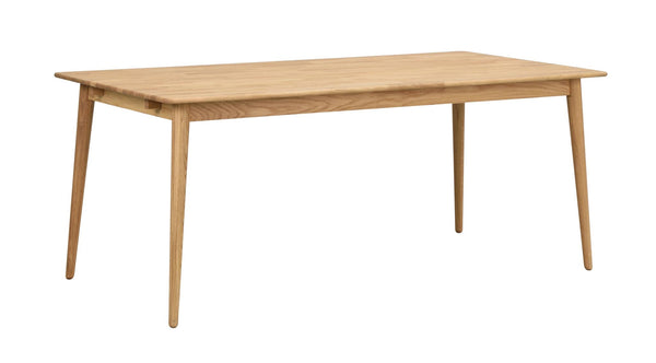 Matbord i ljus ek med raka ben och enkel skandinavisk design, rektangulär bordsskiva