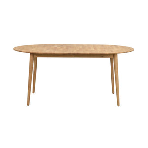 Ovalt matbord i ljust trä med utdragsfunktion och smala ben i skandinavisk design