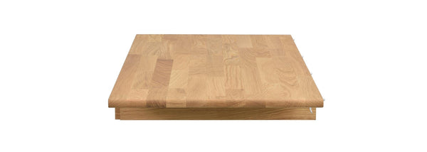 Träbordsskiva i ek med rutmönster av träfibrer, vy från sidan som visar skivans tjocklek