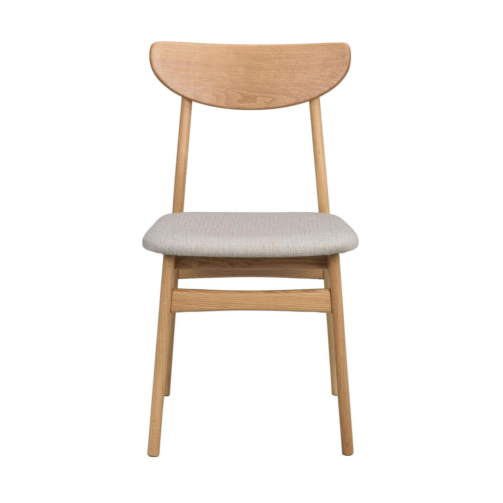 Stol i ljust trä med grå stoppad sits och halvmåneformad rygg i skandinavisk design