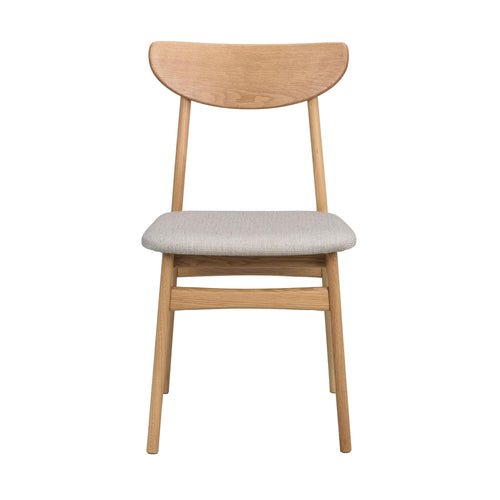 Stol i ljust trä med grå stoppad sits och halvmåneformad rygg i skandinavisk design