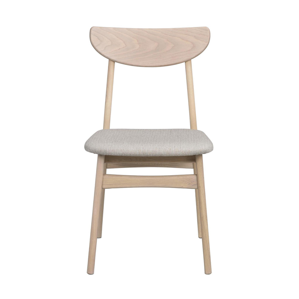 Matstol i ljust trä med stoppad grå sits och halvmåneformad rygg, skandinavisk design