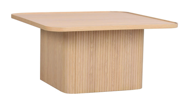 Soffbord i ljust trä med räfflad piedestal och organisk bordsskiva