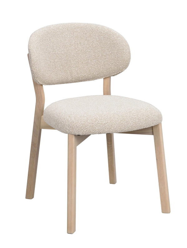 Stoppad matstol i beige tyg med ljusa träben, modern design med rundad rygg och sits