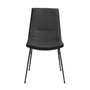 Svart stol med sits i läder och smala metallben, modern design i minimalistisk stil