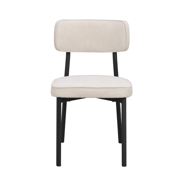 Matstol med beige klädsel och svarta ben i modern skandinavisk design
