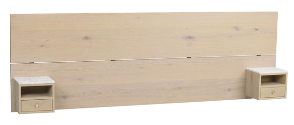 Sänggavel i ljust trä med två små sängbord med lådor monterade på sidorna
