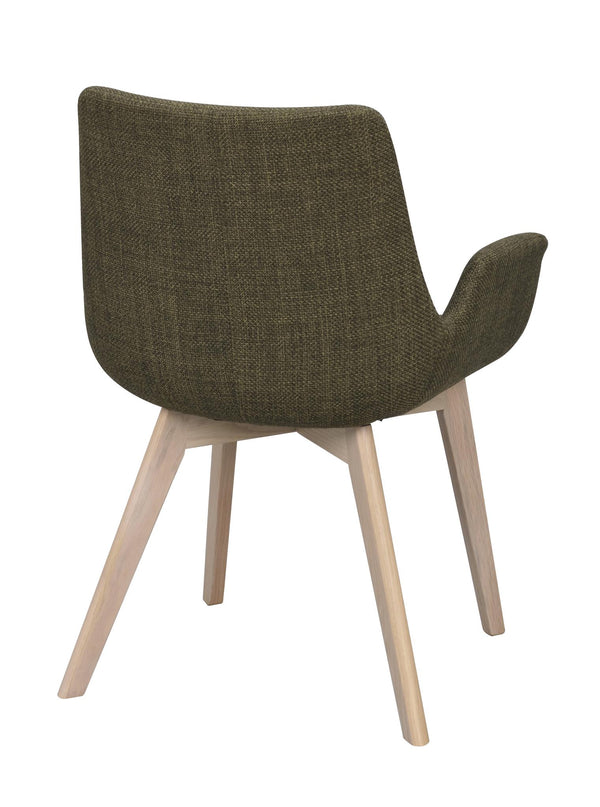 Grön matstol med armstöd och ljusa träben, bakifrån sedd mot vit bakgrund