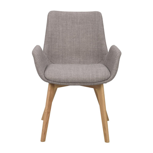 Grå fåtölj med armstöd och träben i ek, modern skandinavisk design