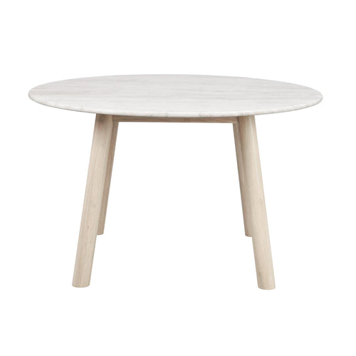 Runt soffbord i ljust trä med tre ben och slät bordsskiva i skandinavisk design