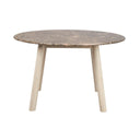 Runt soffbord med brun marmorskiva och ljusa träben i modern skandinavisk design