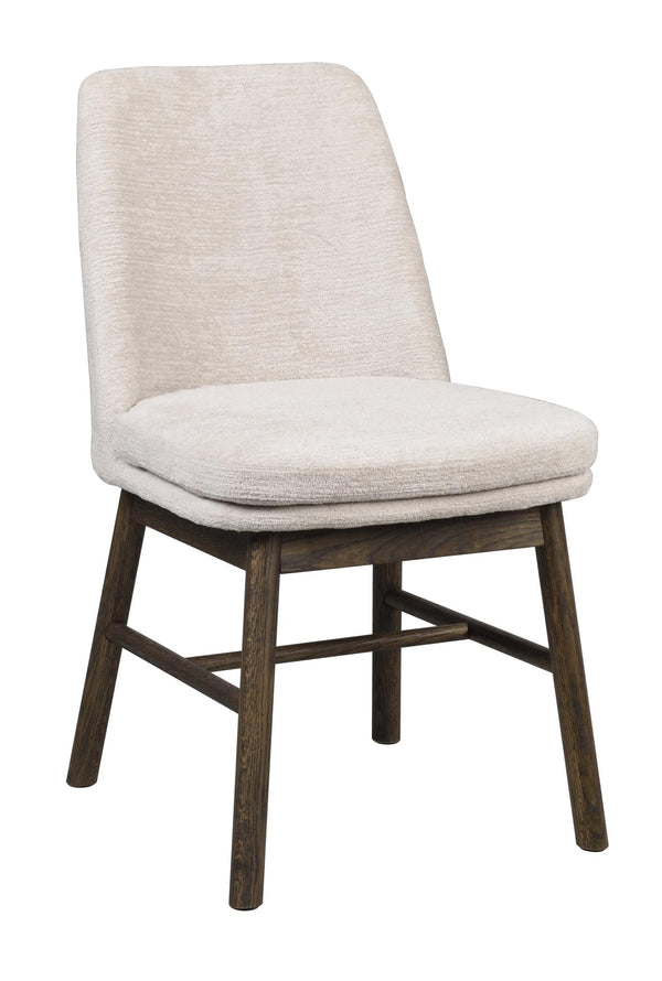 Matbordsstol med beige klädsel och mörka träben i modern skandinavisk design