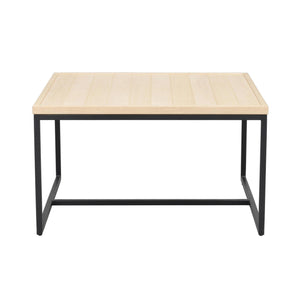 Soffbord med ljus träskiva och svart metallstativ i modern industriell design