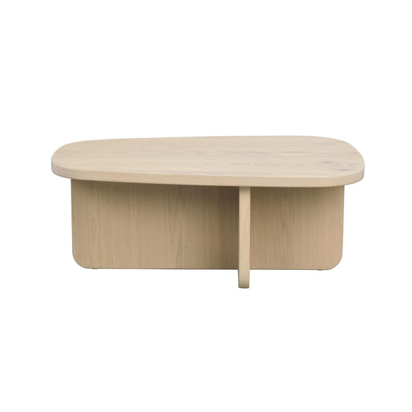 Soffbord i ljust trä med rundad form och korsformat underrede, minimalistisk skandinavisk design