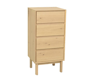 Byrå i ljust trä med fyra lådor och ben i skandinavisk design