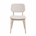 Stoppad matstol i ljusbeige tyg med ben i vitlaserad ek, skandinavisk design