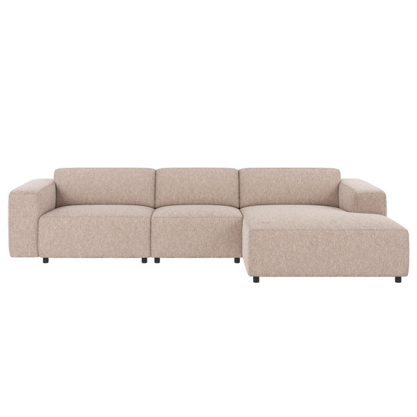 Beige modulär soffa med schäslong i ljust tyg, modern design med låga ben