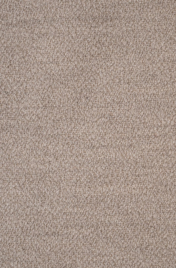 Beige melerad heltäckningsmatta med tät luggstruktur och neutral färgton