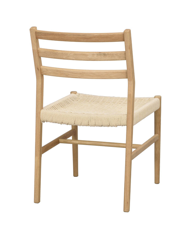 Stol i ek med flätad sits och tre ribbor i ryggstödet, skandinavisk design