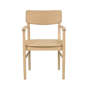 Stol i ljust trä med armstöd och ryggstöd, modern skandinavisk design