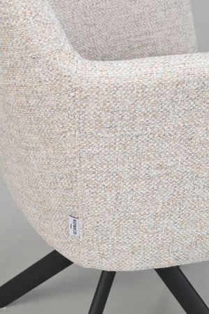 Fåtölj i beige melerat tyg med Rowico etikett och svarta träben