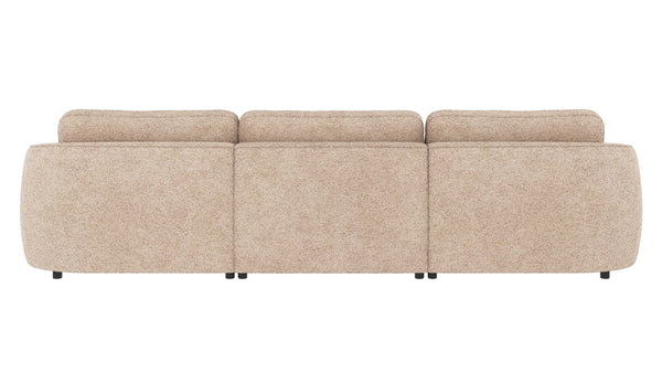 Beige 3-sits soffa med rundade former och låga ben, sedd bakifrån