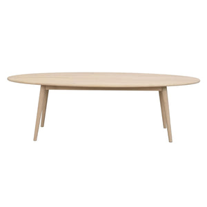 Ovalt soffbord i ljust trä med skandinavisk design och fyra avsmalnande ben