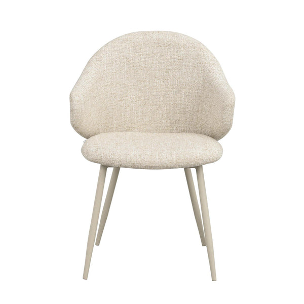 Beige stoppad stol med rundad rygg och smala metallben i ljus färg