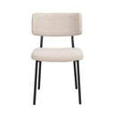 Beige stol med svarta ben och stoppad sits och ryggstöd i bouclé-tyg