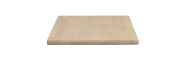 Rektangulär träskiva i ljust trä med naturlig ådring, fotograferad ovanifrån mot vit bakgrund