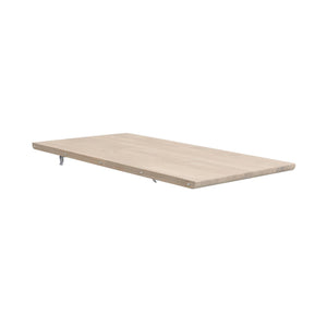 Väggmonterad hylla i ljust trä med synliga fästen, rektangulär design för modern förvaring