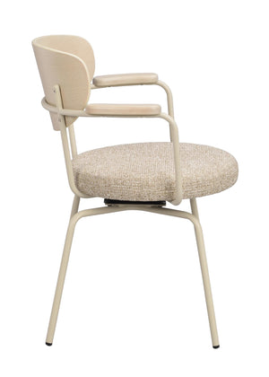 Matstol med armstöd i ljust trä och beige klädsel, svängbar sits och metallben i kräm