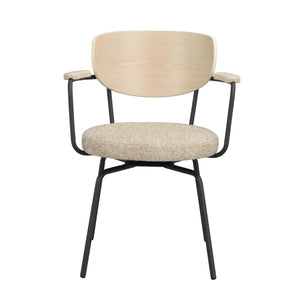 Stol med armstöd, ljust trä ryggstöd, beige stoppad sits och svart metallstativ